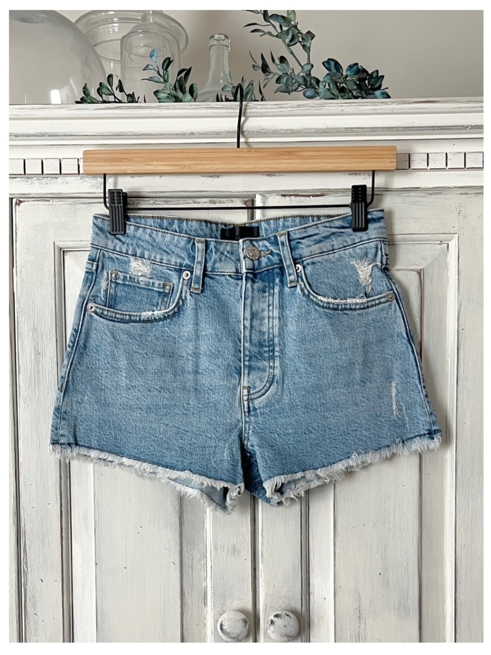 🟠NWT DSTLD Button-Fly Essential Cutoff Jean Shorts in Light Wash